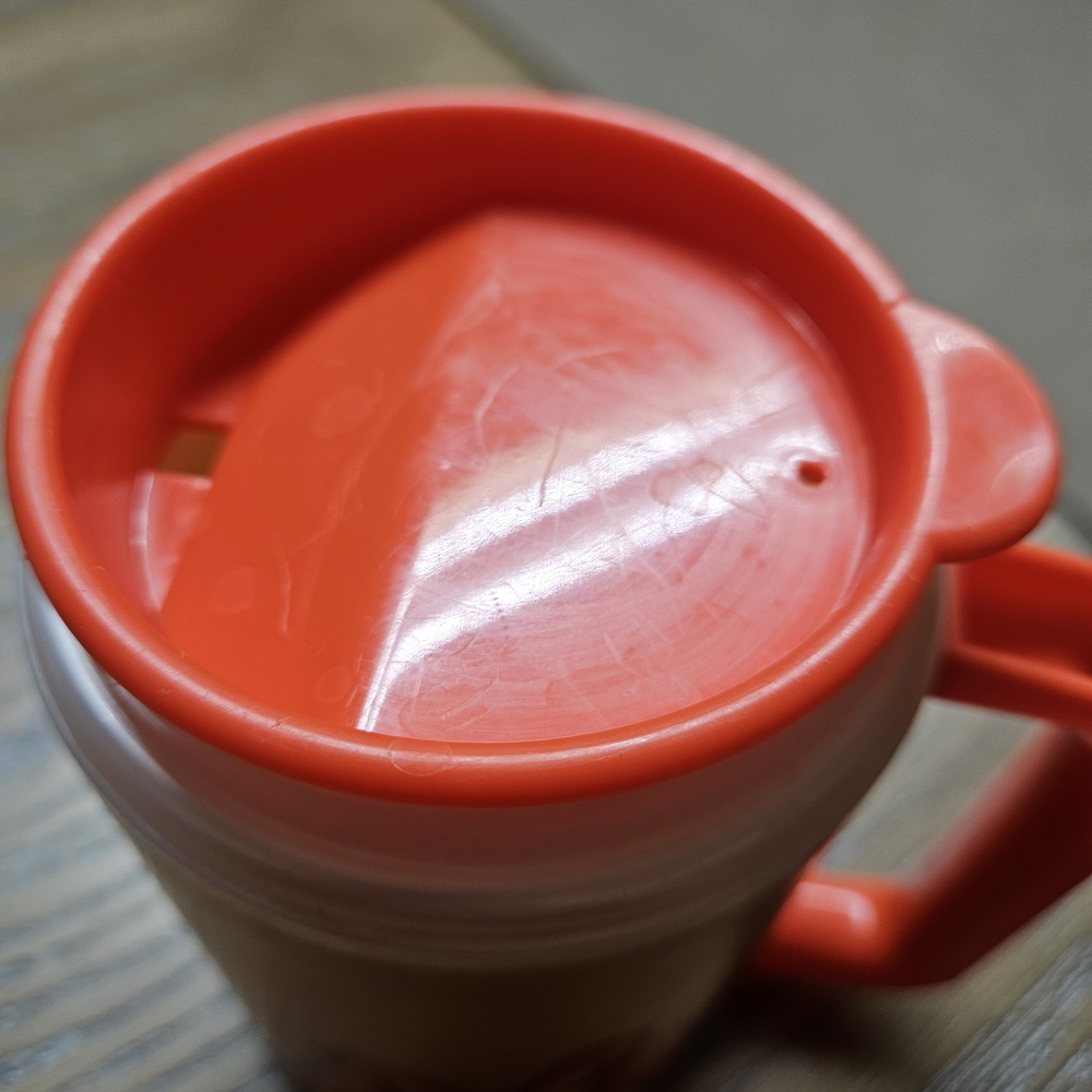 Warner Bros. Yosemite Red Plastic Coffee Mug with Handle - Picture 4 of 8
